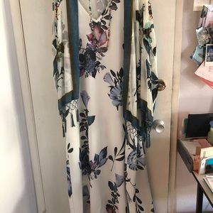 This stunning ensemble is a maxi floral dress w/kimono type cover with velvet tr